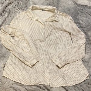 NEVER WORN BUTTON UP